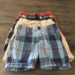 4 pairs of boys 5T Gap Kids shorts